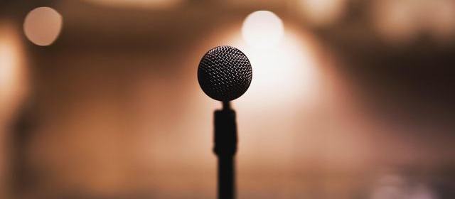 时间线摘录：差价买的是更少穿帮：手、牙、发丝、转身